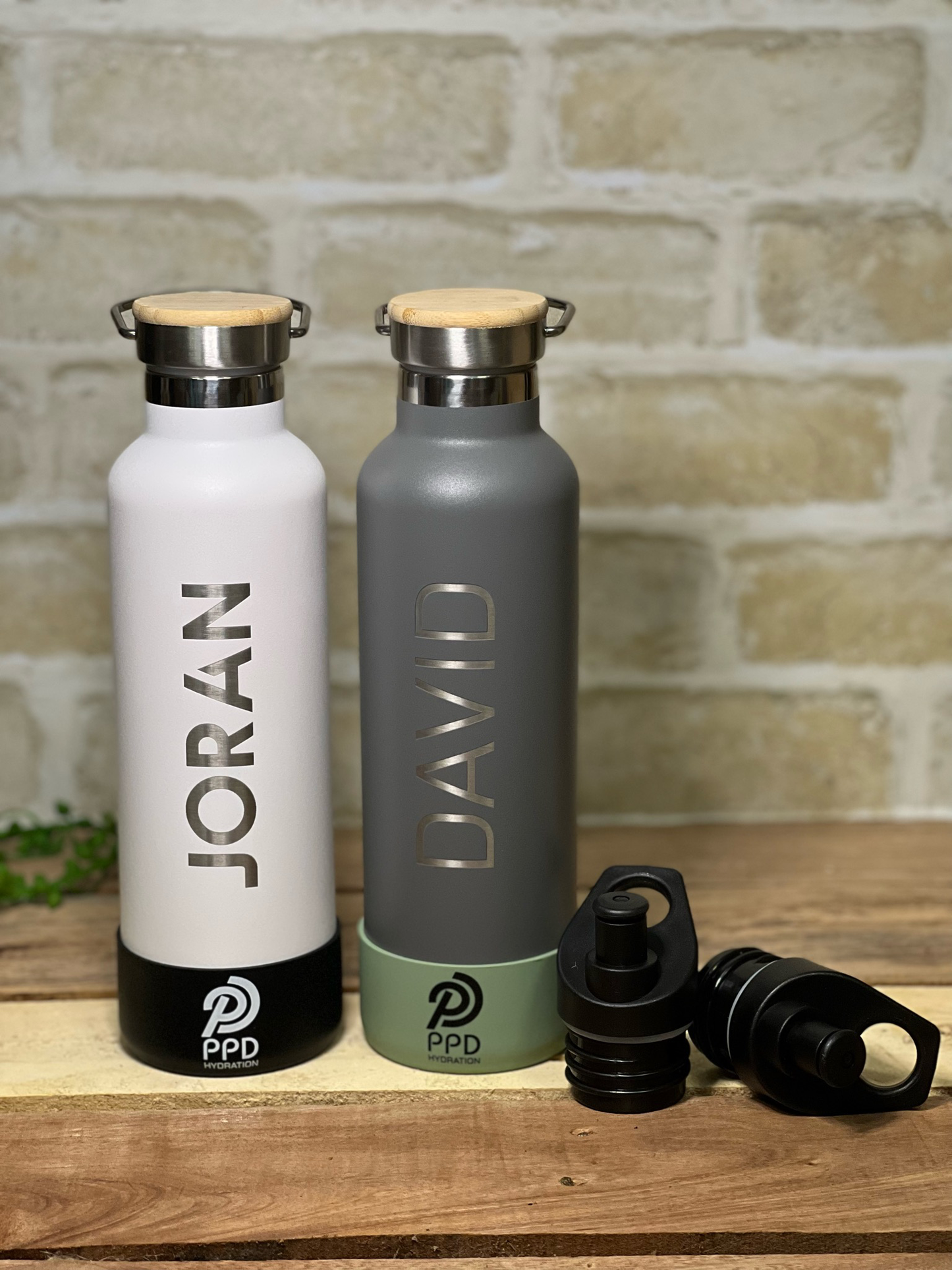Grey and White 750 ml Insulated Water Bottle – Power Drink Hydration
